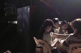 明星小孩吃海鲜视频,萌娃品尝海鲜大满足