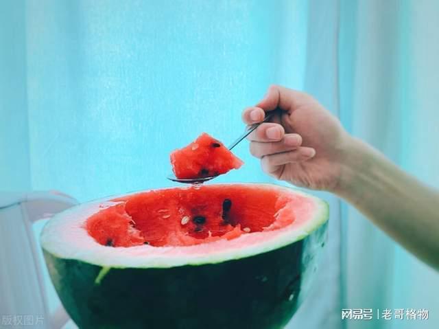 最新吃瓜事件,神秘恋情曝光，明星夫妻疑分手